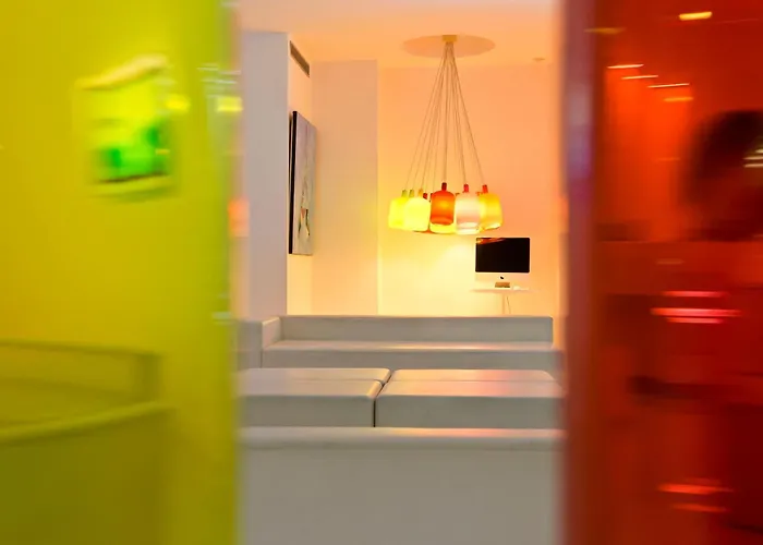 Hotel Color Design 3*