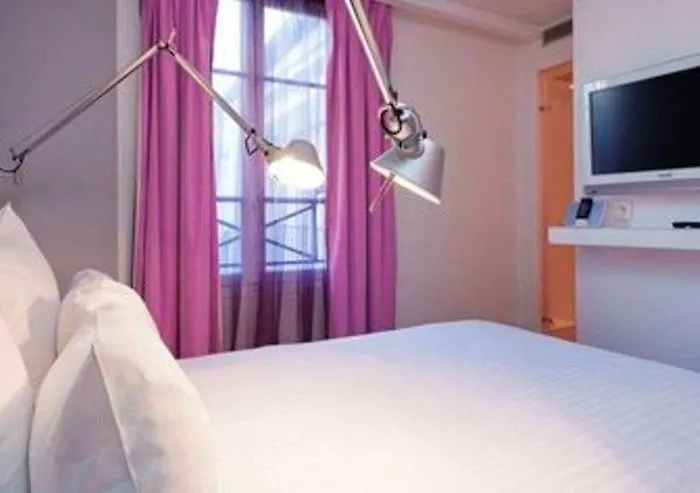 Hotel Color Design 3*