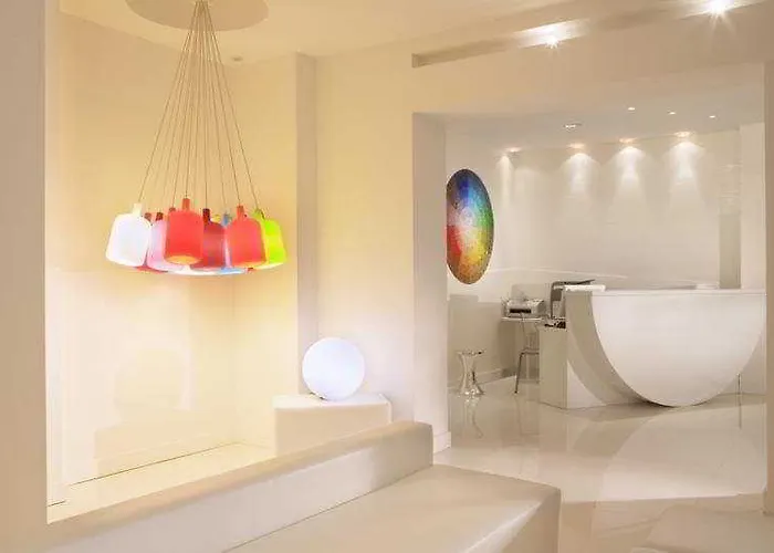 Color Design Hotel Parigi