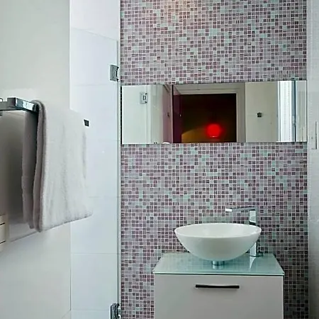 Hotel Color Design 3*