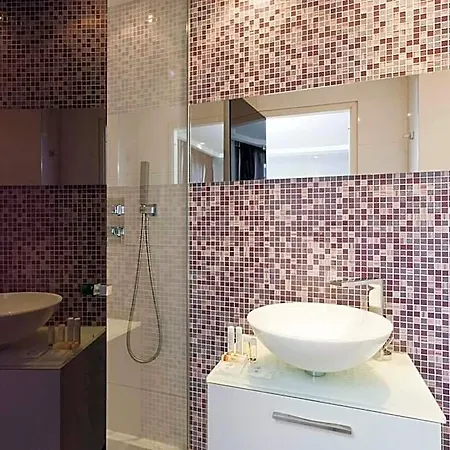 Hotel Color Design 3*