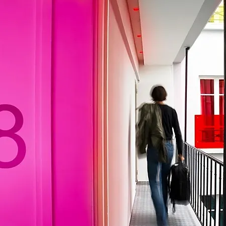 Hotel Color Design 3*
